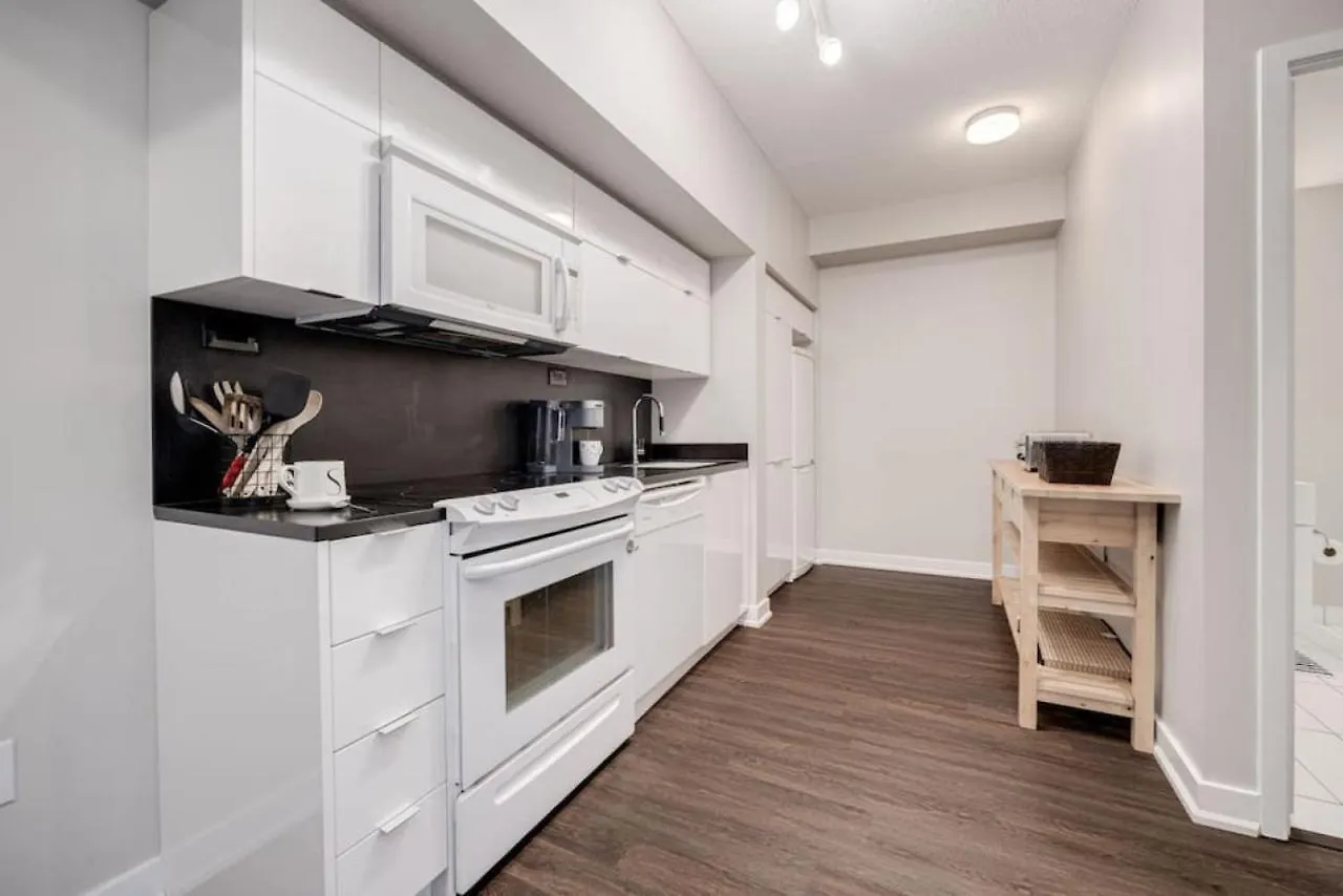 City Serenity 1 Bedroom With Balcony 토론토 0*,  캐나다