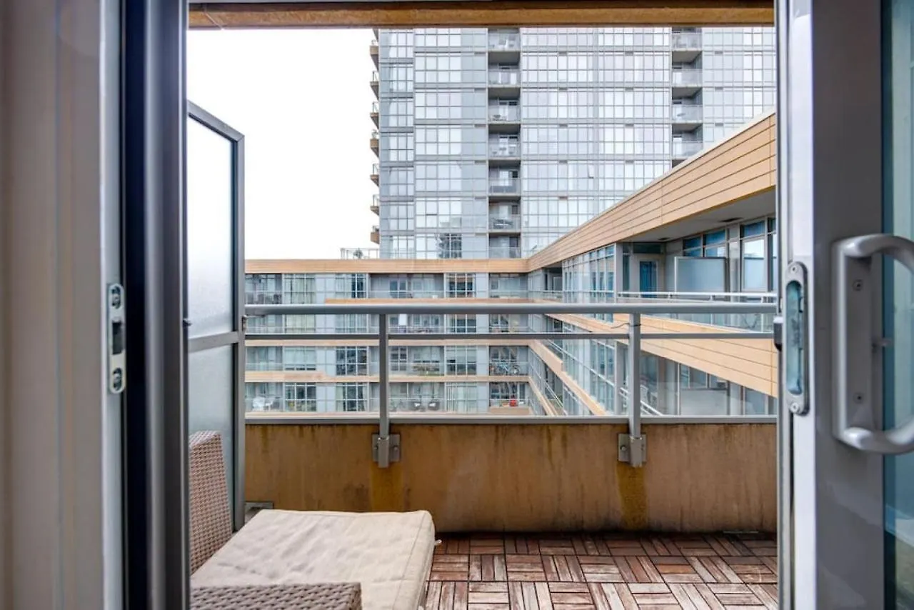 City Serenity 1 Bedroom With Balcony 토론토 펜션