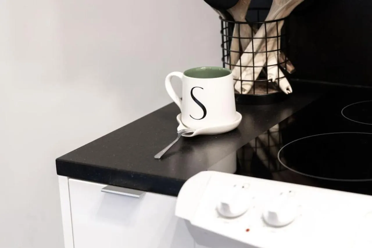 City Serenity 1 Bedroom With Balcony 토론토